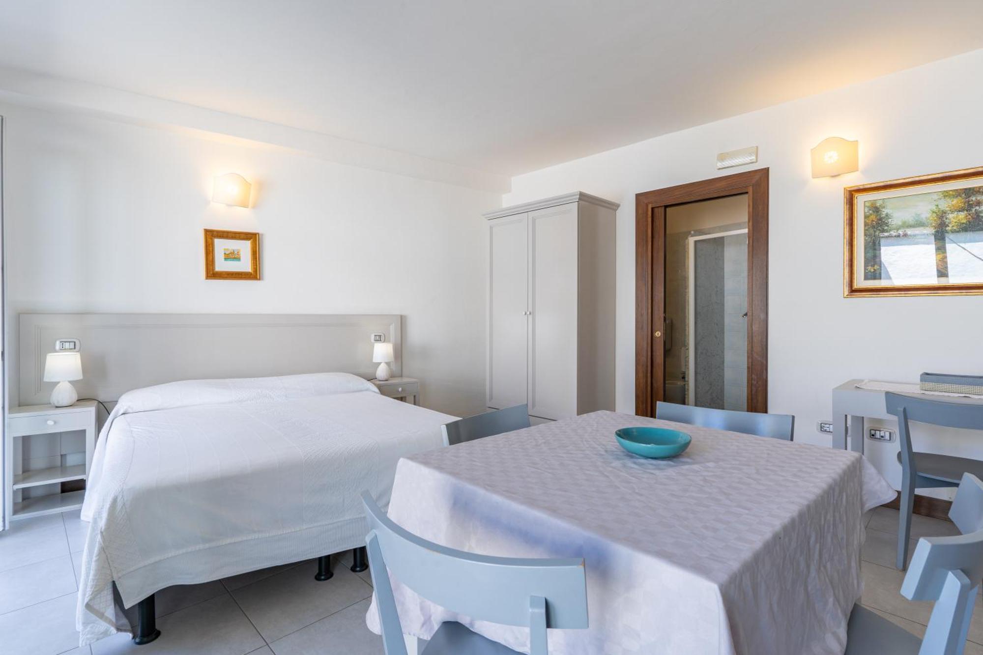 Albergo Residenziale La Corte Тортоли Экстерьер фото