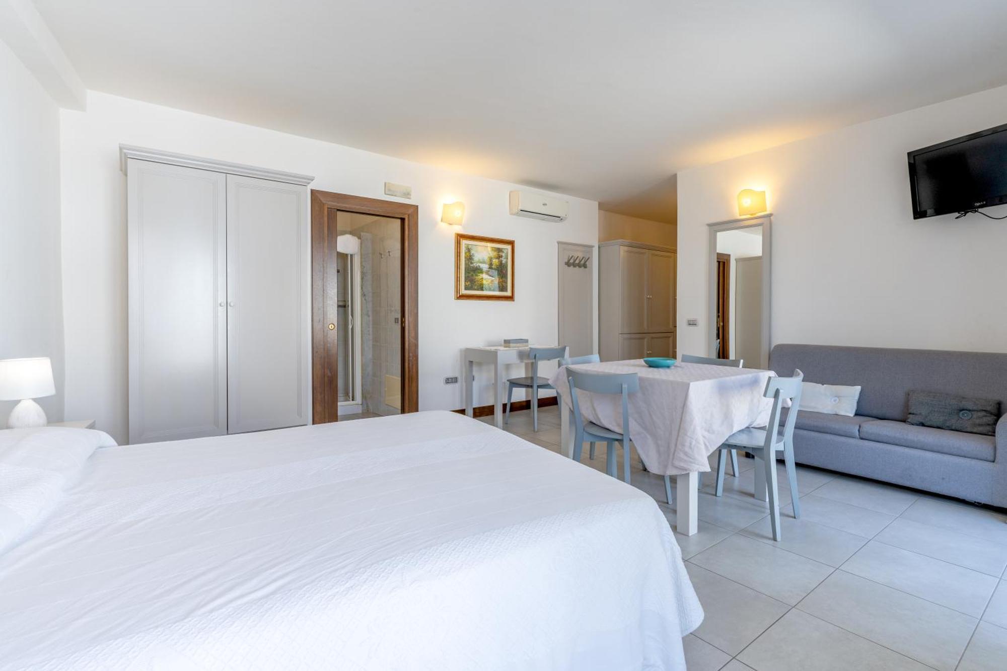 Albergo Residenziale La Corte Тортоли Экстерьер фото