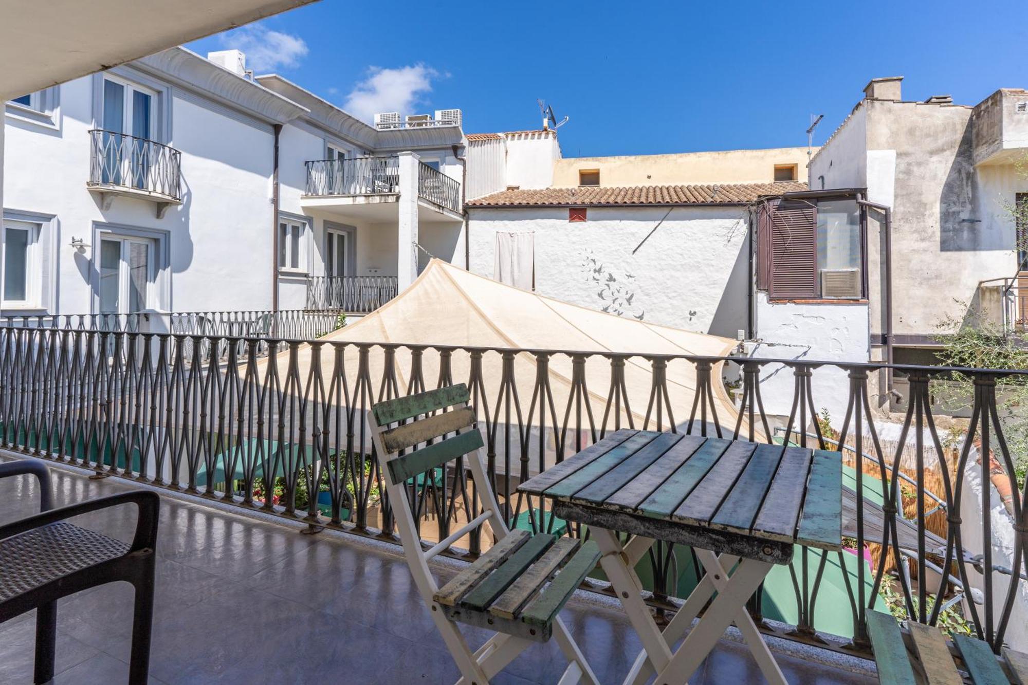 Albergo Residenziale La Corte Тортоли Экстерьер фото