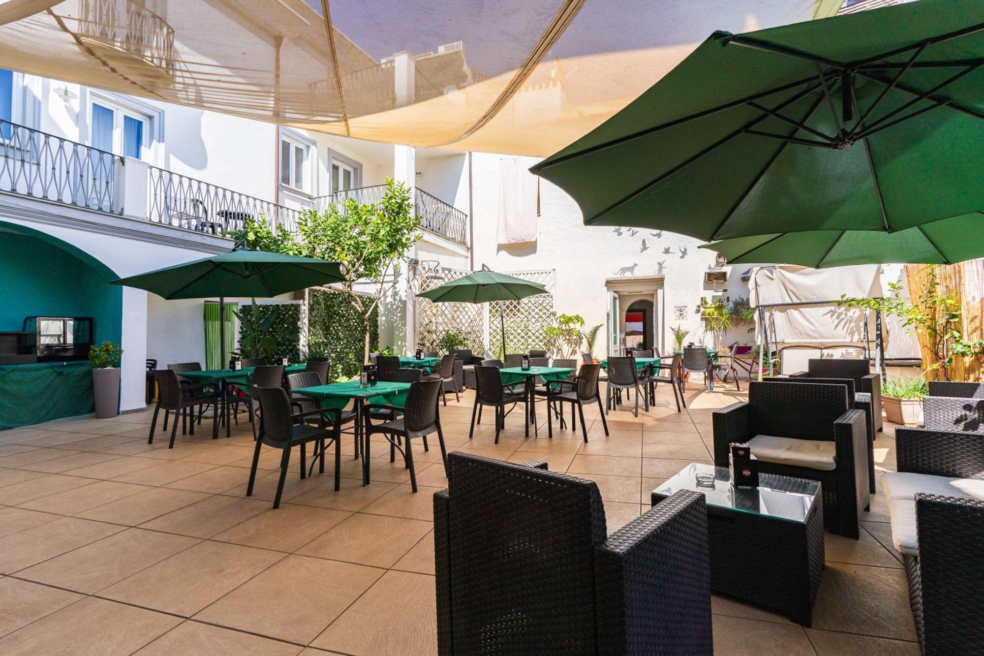 Albergo Residenziale La Corte Тортоли Экстерьер фото