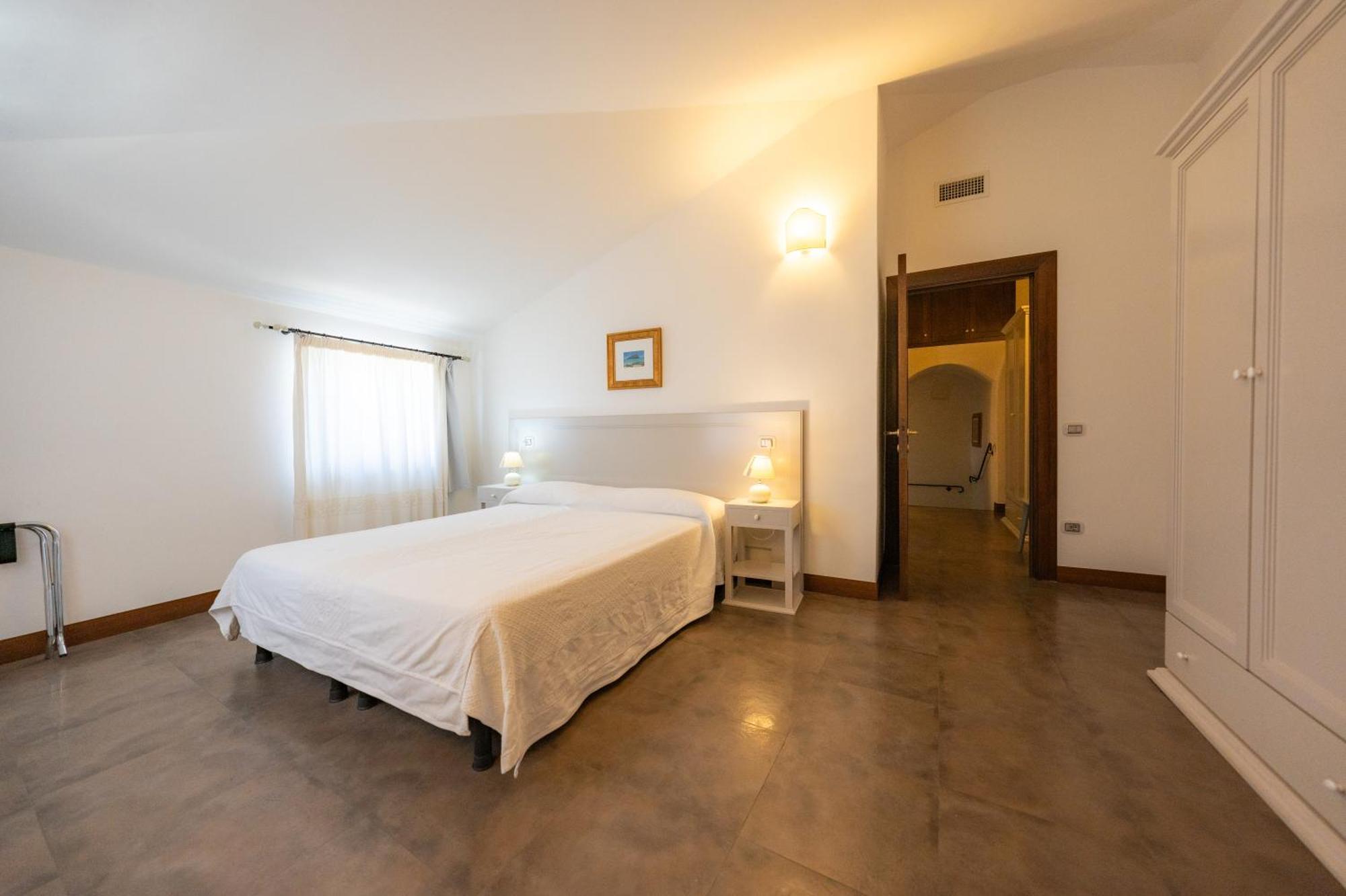 Albergo Residenziale La Corte Тортоли Экстерьер фото