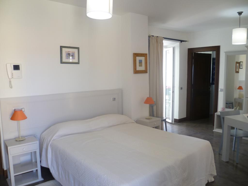 Albergo Residenziale La Corte Тортоли Номер фото