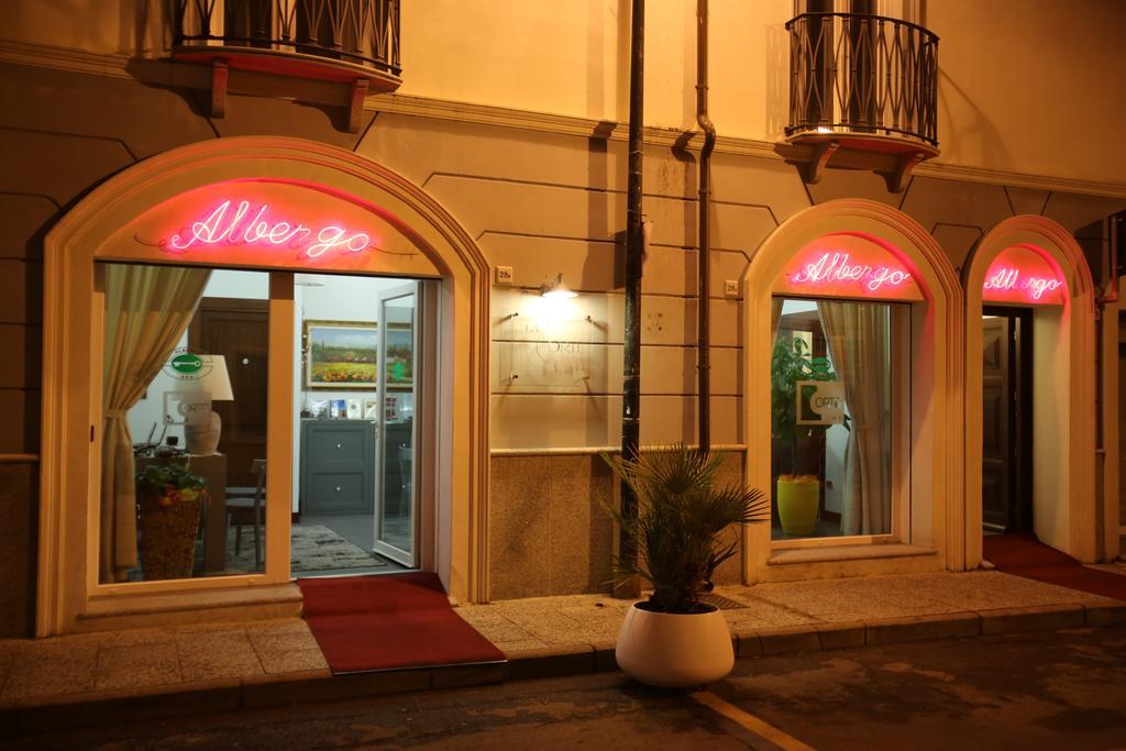 Albergo Residenziale La Corte Тортоли Экстерьер фото