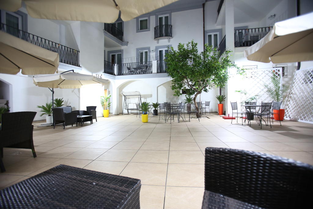 Albergo Residenziale La Corte Тортоли Экстерьер фото